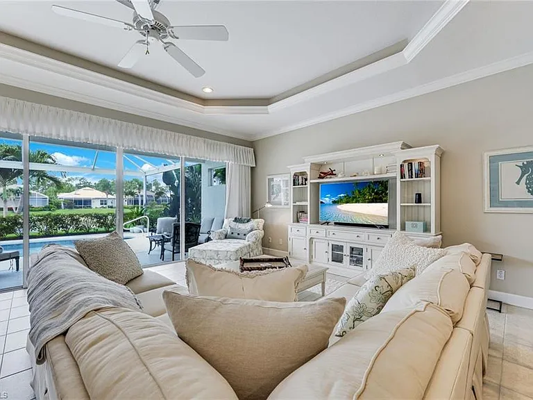 14734 Glen Eden Dr — Photo 4