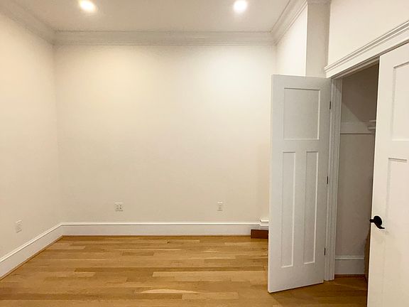 4th image of 7 Victoria St #1