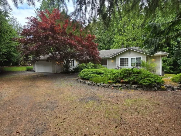 101 Mockingbird Ln, Port Ludlow, WA 98365