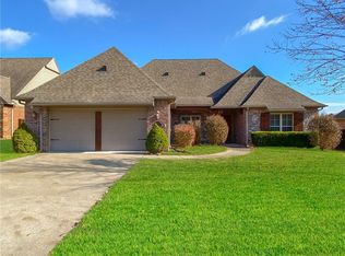 3879 Le Mason St, Springdale, AR 72764