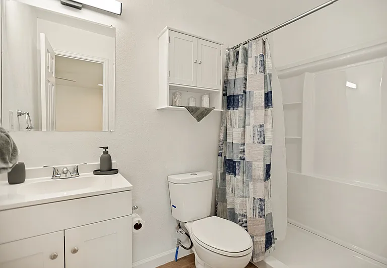 905 W Abram St #6 — Photo 8