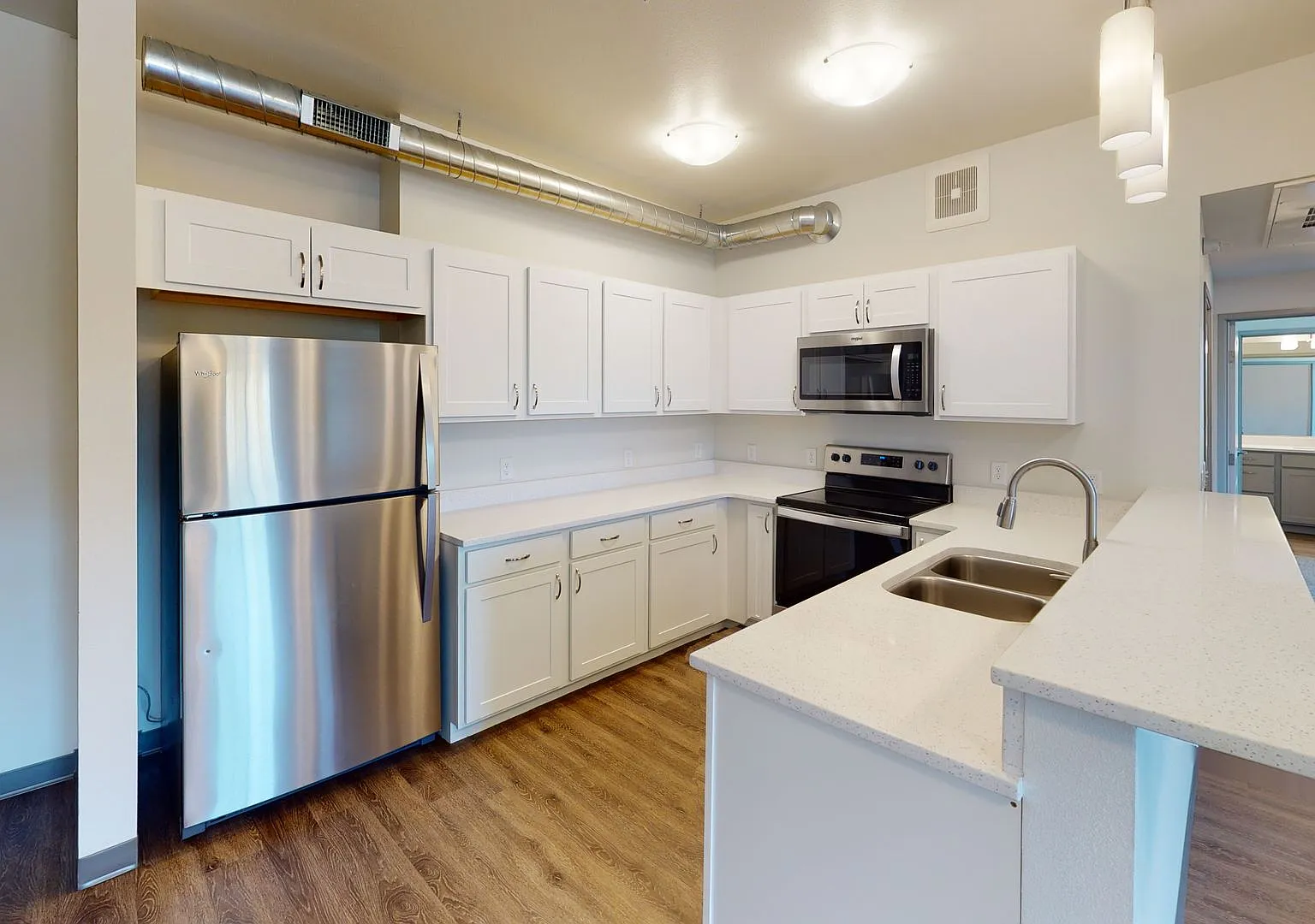 1520 NW Irvinedale Dr — Photo 1
