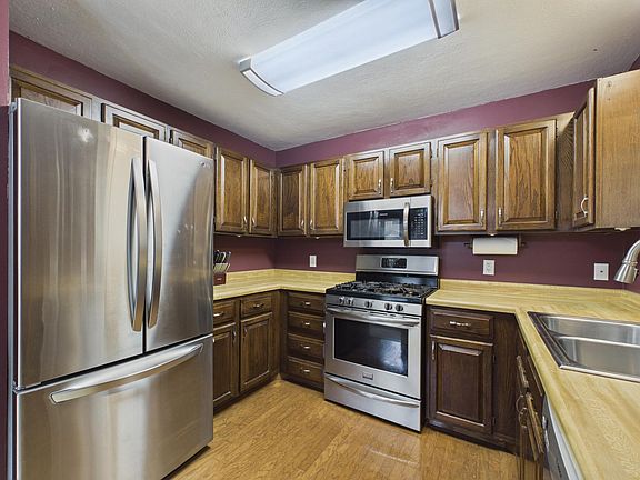 5th image of 3301 Knob Ln NW