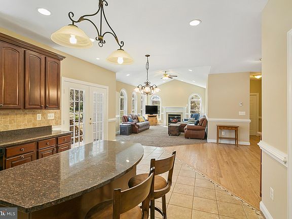 5th image of 7430 Wince Ln