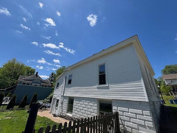 5th image of 217 N Missouri St