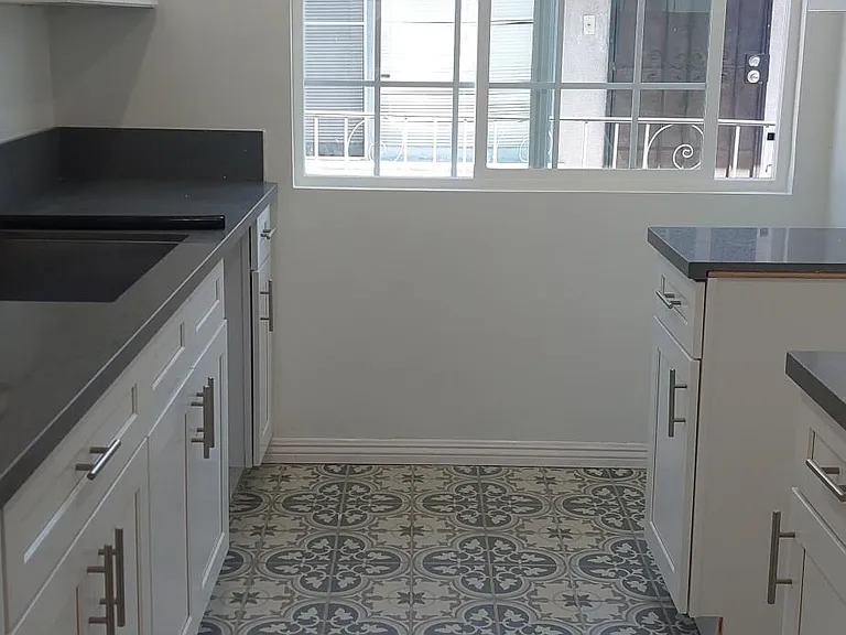 1536 S Fairfax Ave #6 — Photo 1