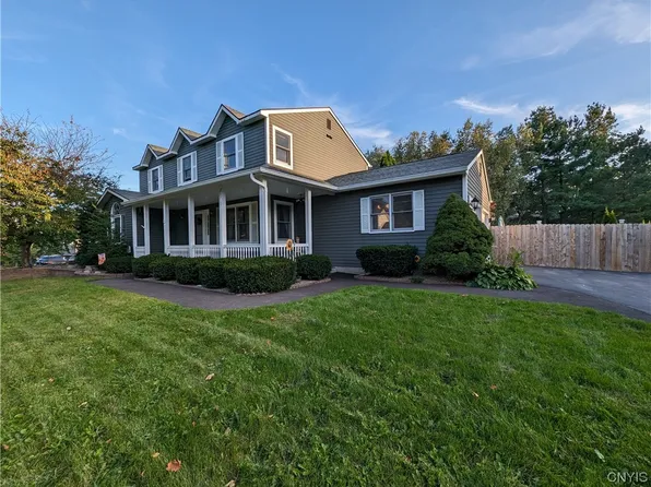 4 Foxwood Dr, Baldwinsville, NY 13027