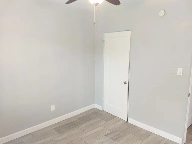 114 E Mariposa St #10 — Photo 14