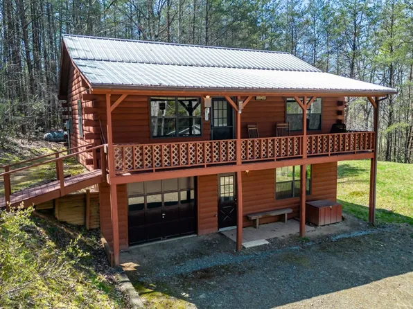 9005 Betty Jo Cir, Young Harris, GA 30582