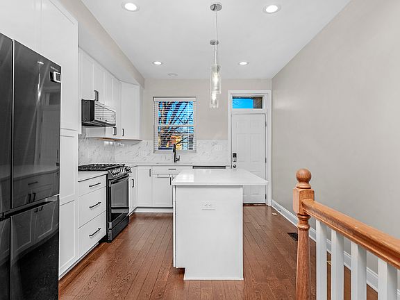 3rd image of 620 S Newkirk St #1
