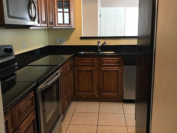 3rd image of 613 Perrin Dr