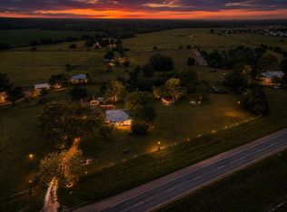 5612 Highway 71 E, Smithville, TX 78957