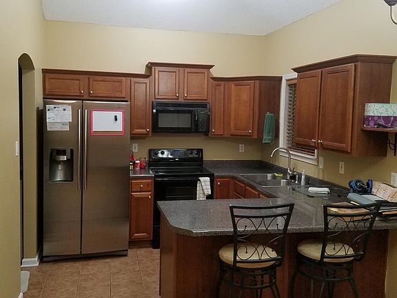 5th image of 295 Village Dr S