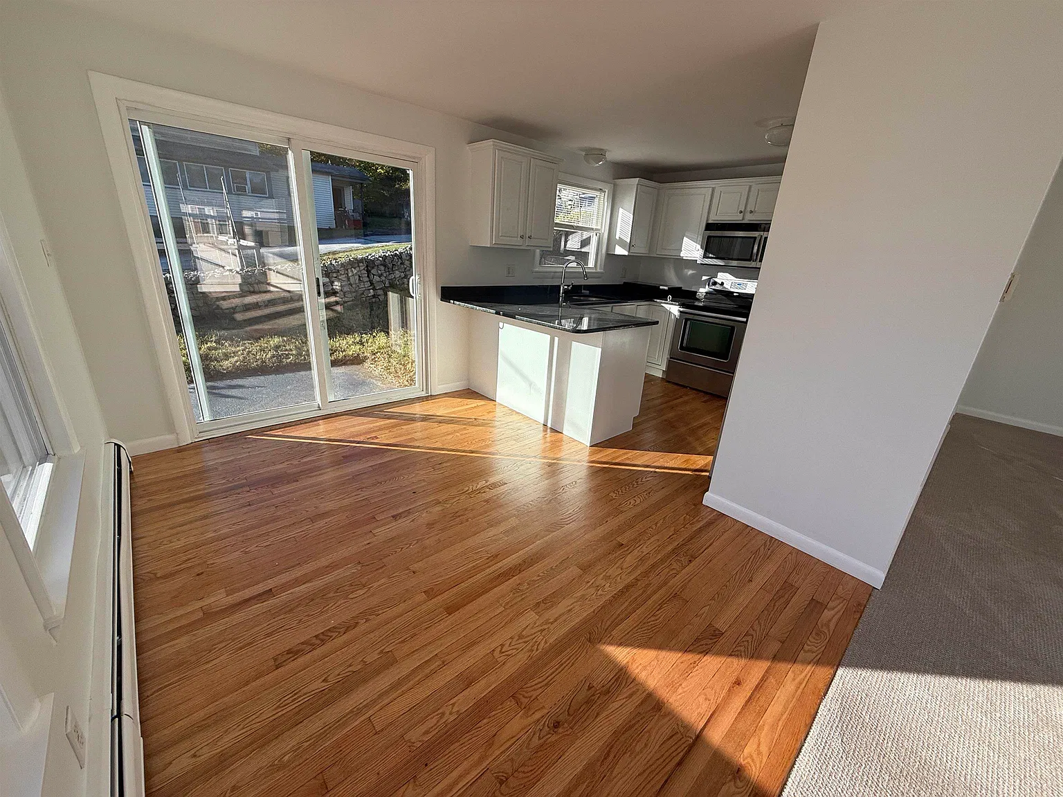 2 bed, 1.0 bath, 938 sqft, $2,500 — Photo 4