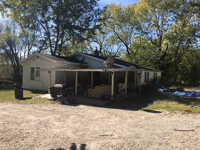 2nd image of 410 W 2nd St