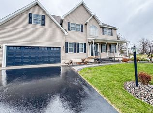 2 Morningside Dr, Auburn, NY 13021