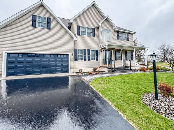 2 Morningside Dr, Auburn, NY 13021