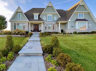 39W464 Long Meadow Ln, Saint Charles, IL 60175