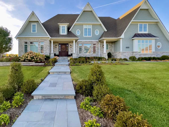 39W464 Long Meadow Ln, Saint Charles, IL 60175