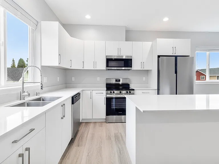 5728 Sterling Ave #103 — Photo 4