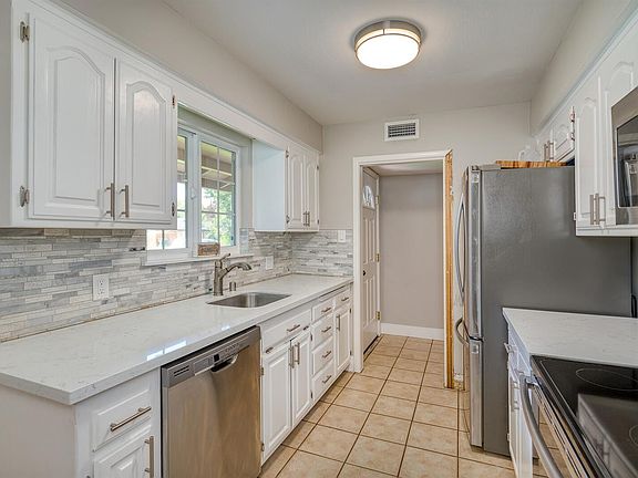 4th image of 4743 Melvin Dr