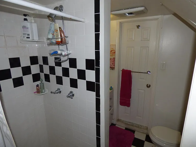 3830 T St NW — Photo 13