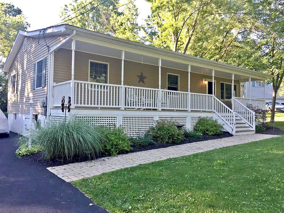 2nd image of 24 Fenmore Dr