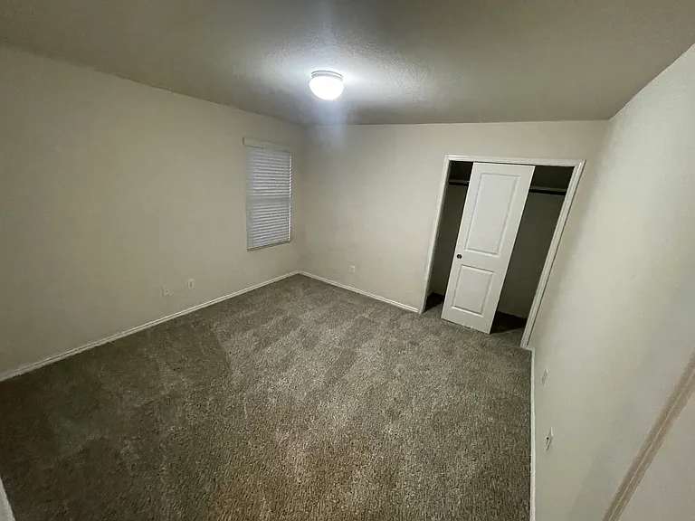 600 Shimek St #19A — Photo 11