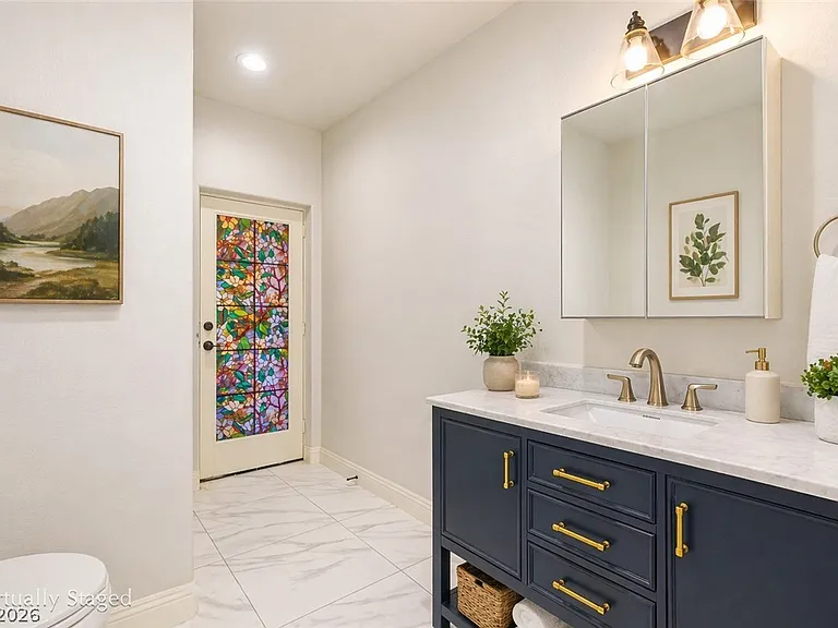 60 E Levi Ave — Photo 32
