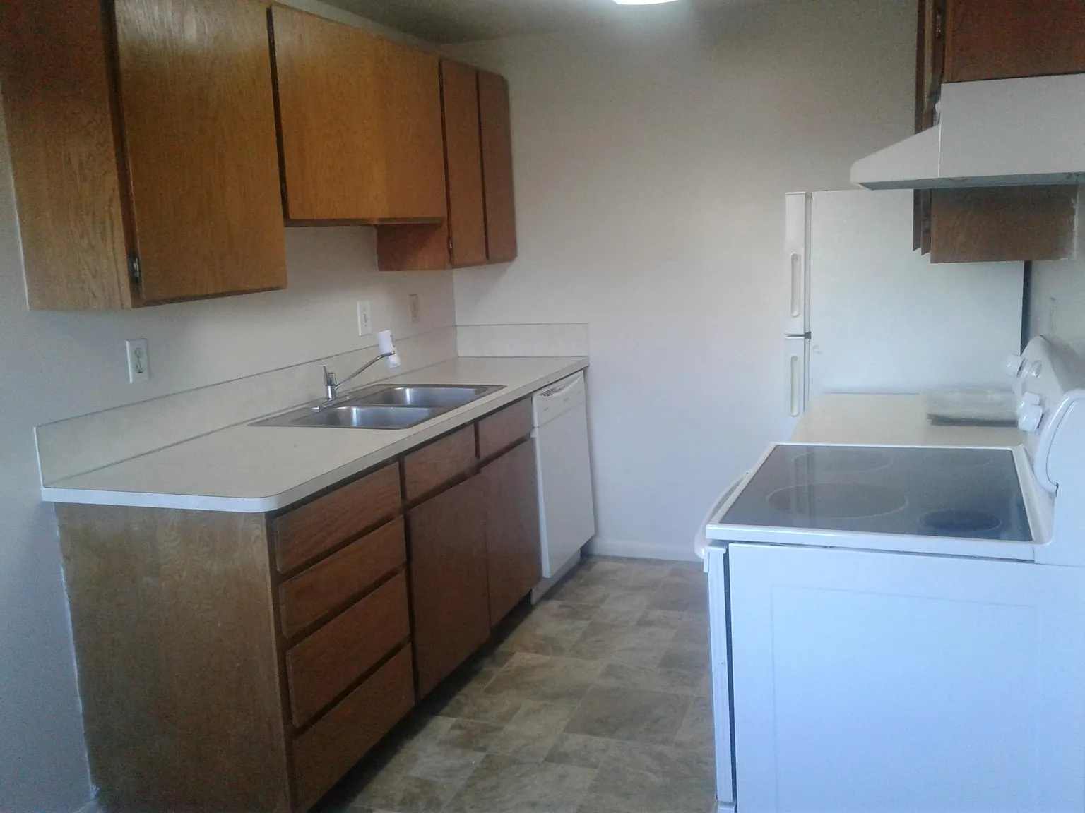 2 bed, 850 sqft, $1,350 — Photo 3