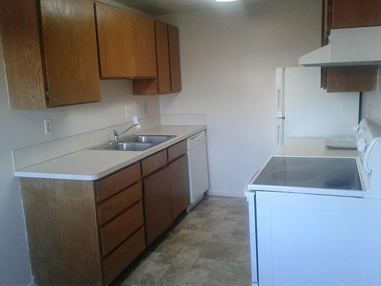 1439 W 1650 N — Photo 3