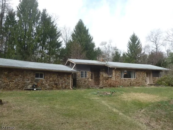 180 Buckhorn Dr, White Twp., NJ 07882