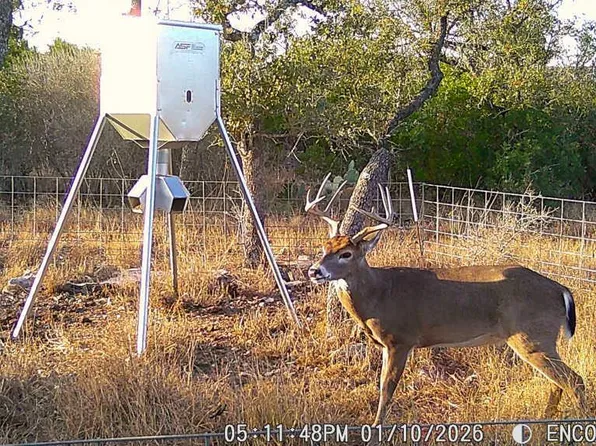 000 Private Road 2410, Hondo, TX 78861