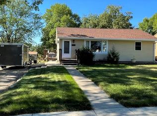 915 N Grand Ave, Pierre, SD 57501