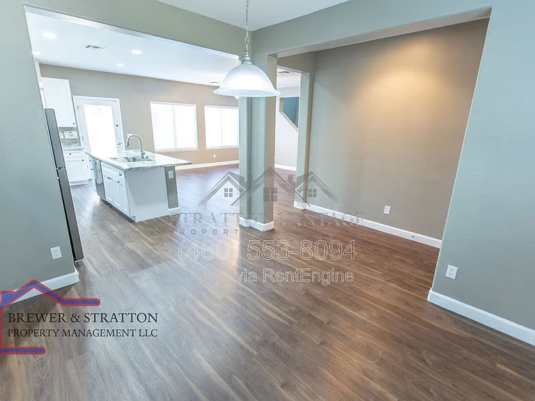 5816 W Gwen St — Photo 7