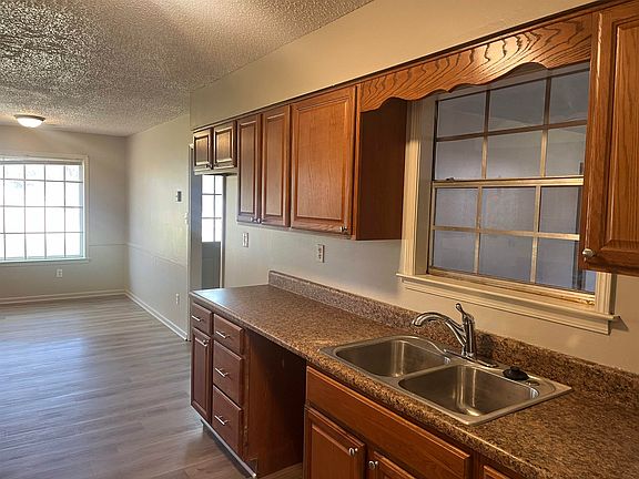 3rd image of 5001 Gardenwood Dr