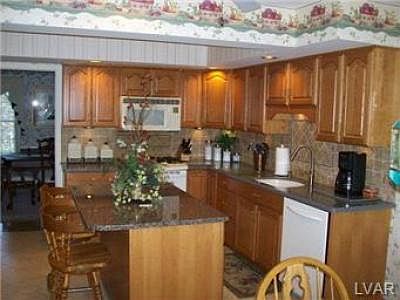 4th image of 27 Pine Manor Dr