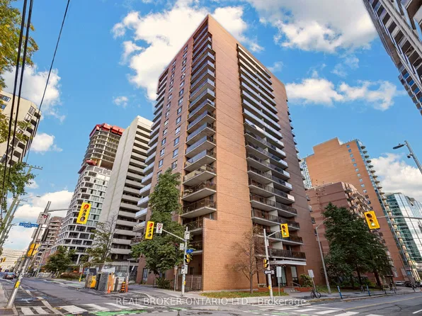 475 Laurier Ave W #1601, Ottawa, ON K1R 7X1