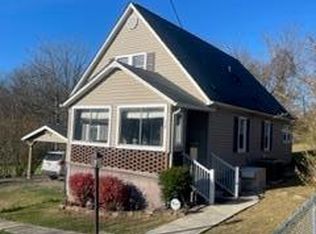 34 Wishing Well Ln, Fayetteville, WV 25840