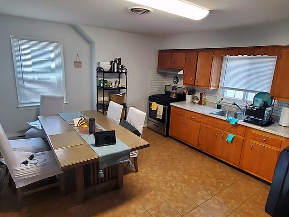 2nd image of 141 Alabama Ave Floor 2