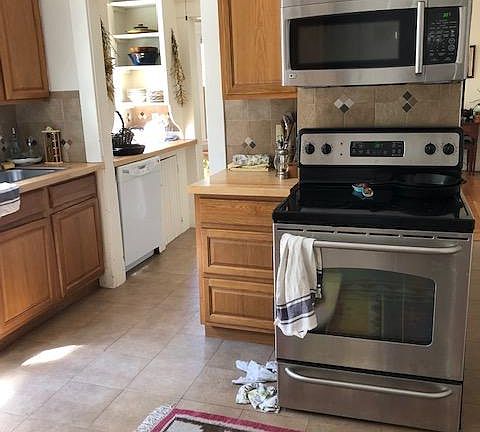 5th image of 190 Fountain St
