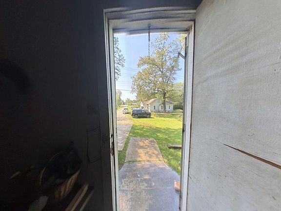 2nd image of 109 5th Ave