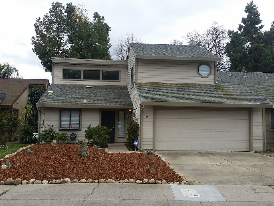 1st image of 102 Saginaw Cir