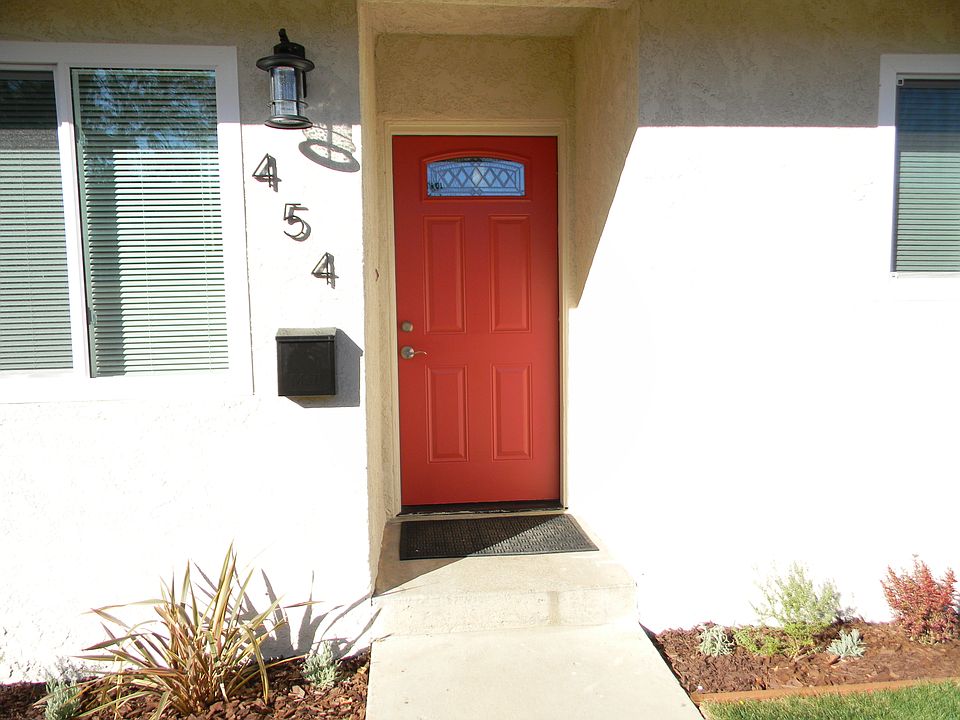 1st image of 450 N Cypress St #454