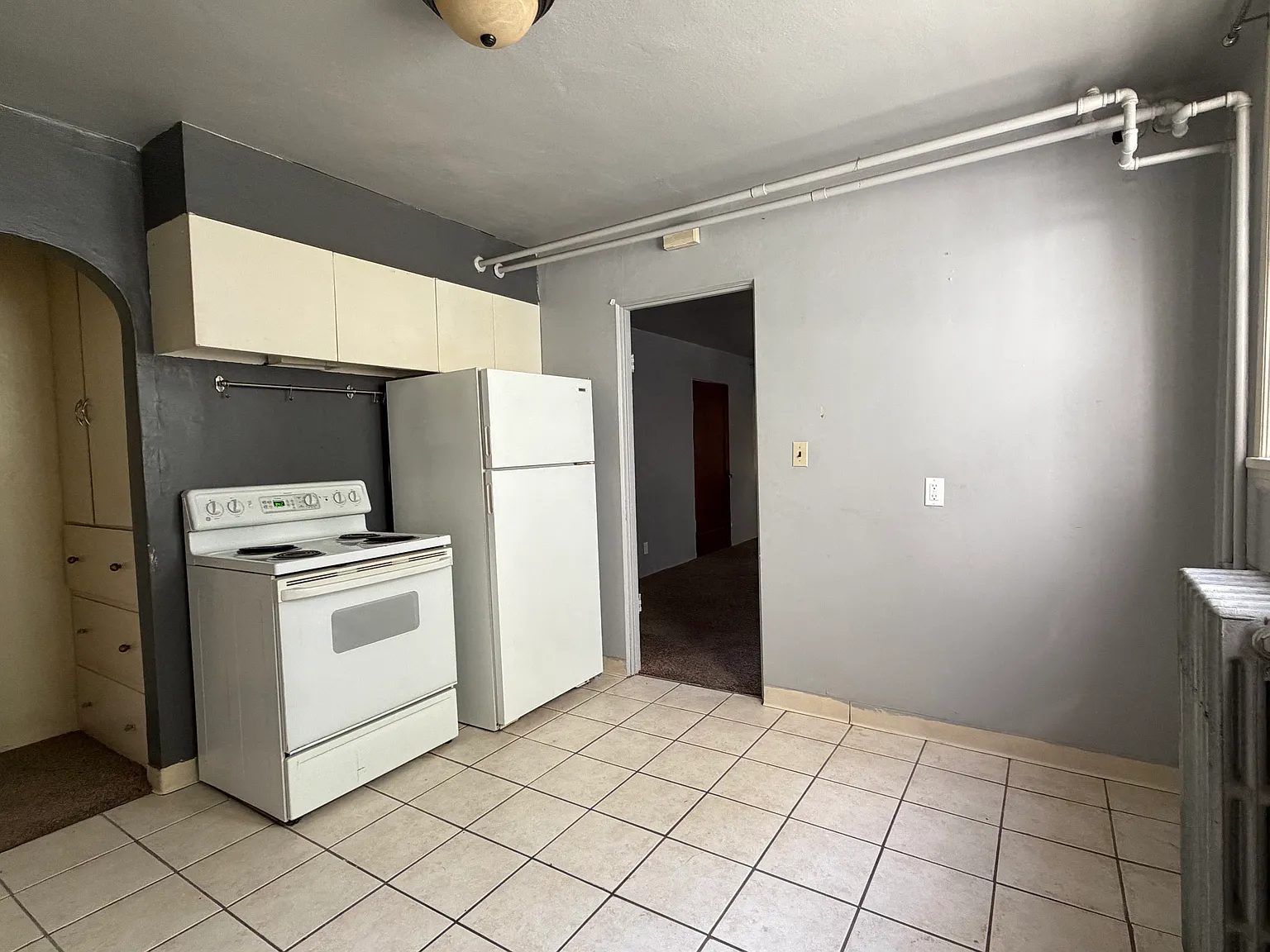 1 bed, 750 sqft, $1,100 — Photo 3