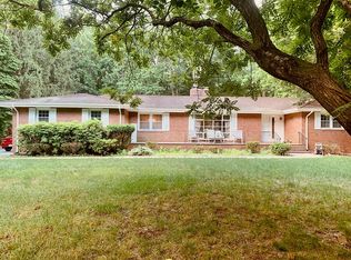 125 Alexander Dr, Red Bank, NJ 07701