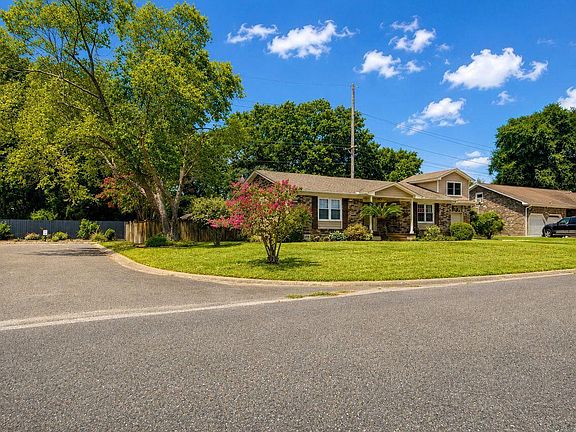3rd image of 1119 Island View Dr