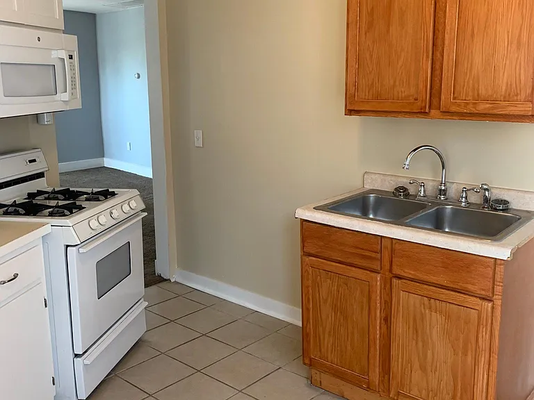 755 Watson St SW #2 — Photo 7