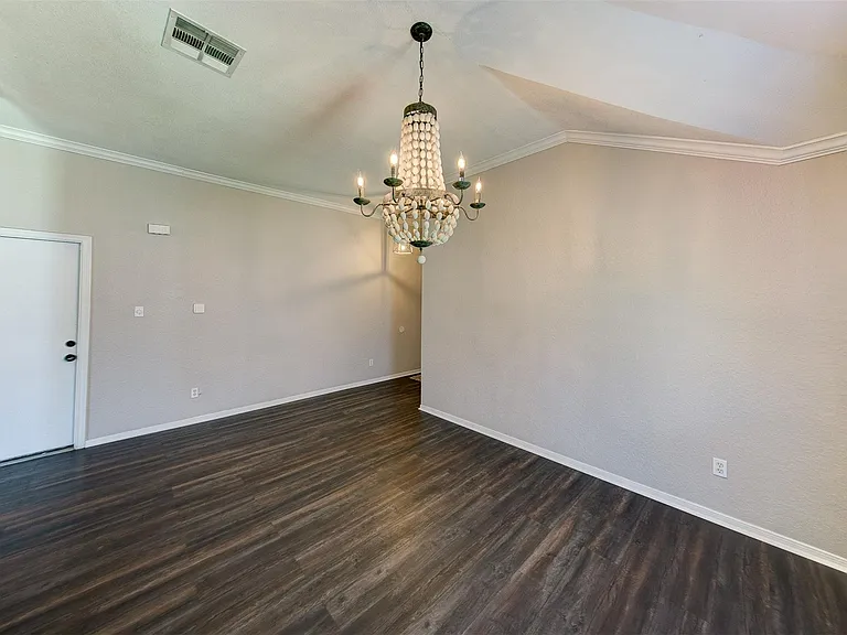 402 Live Oak Ln — Photo 5