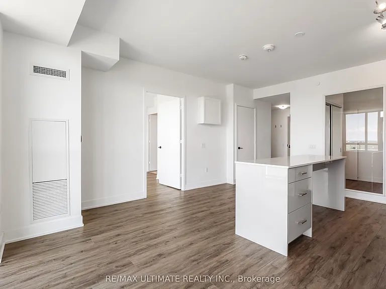 50 George Butchart Dr #906 — Photo 3